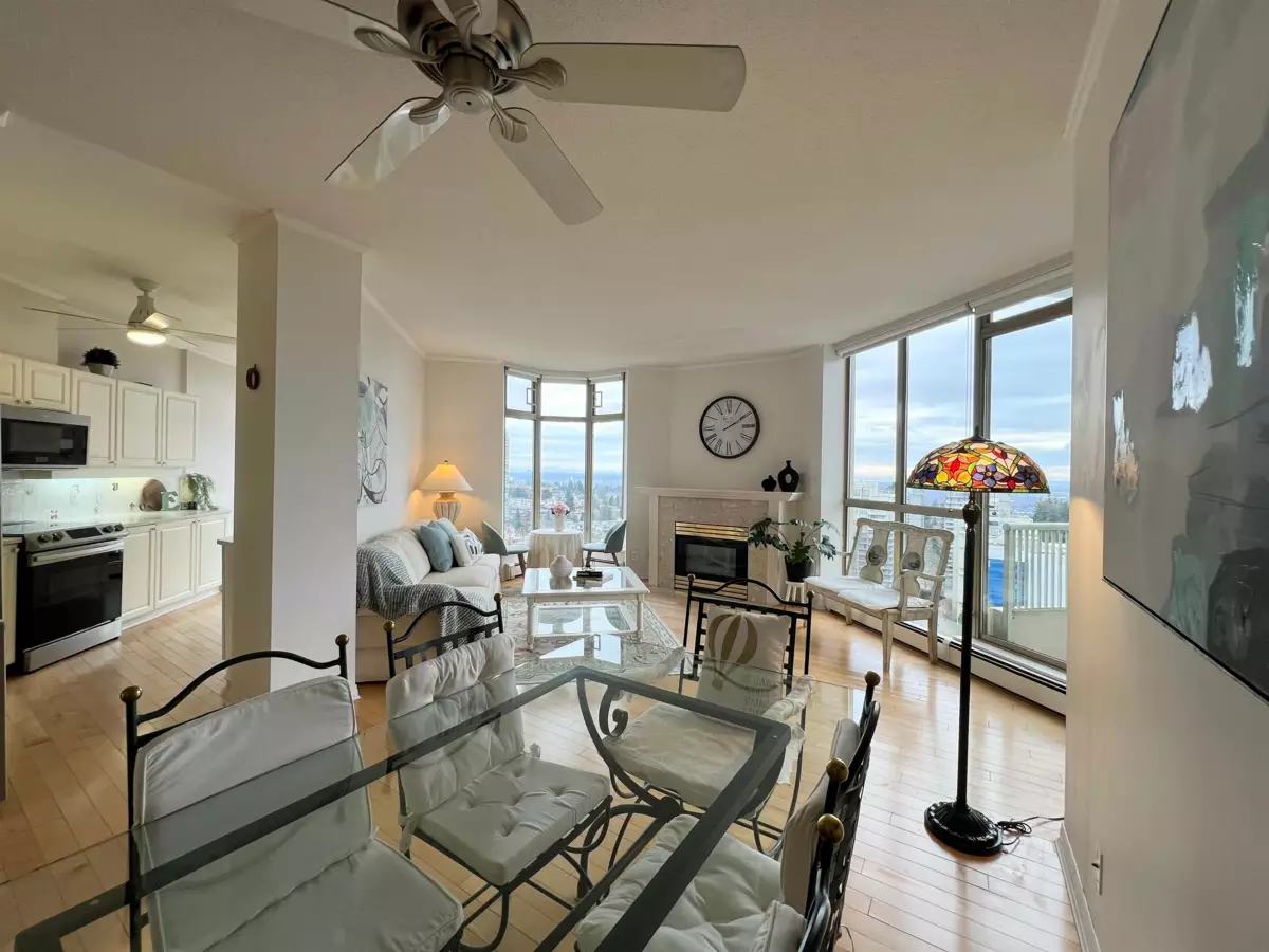 Family Room Photo of 2302 6188 Patterson Avenue, Burnaby, BC