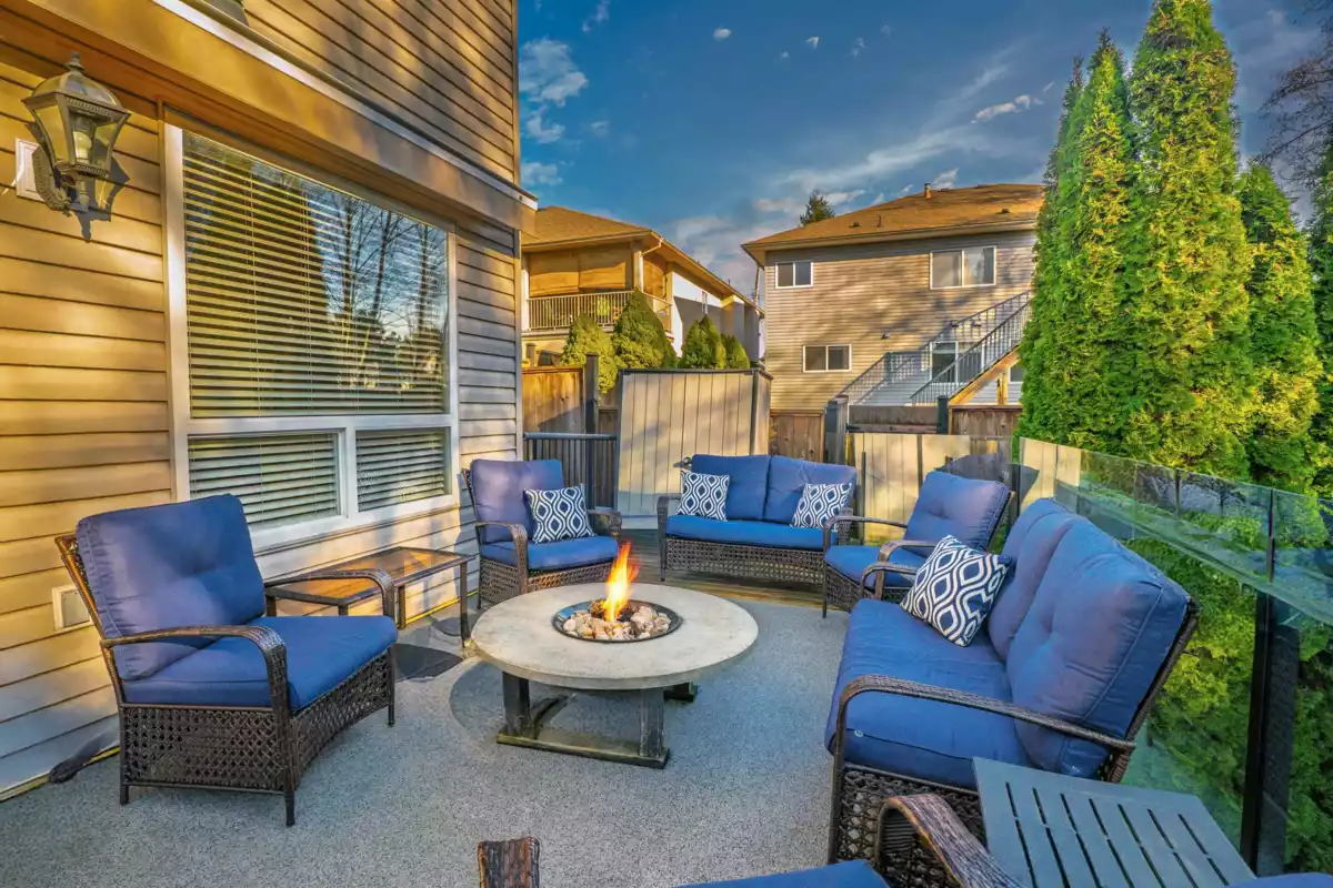 Staircase Photo of 19178 117a Avenue, Pitt Meadows, BC