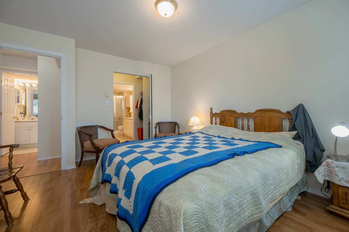 Hallway Photo of 315 32044 Old Yale Road, Abbotsford, BC