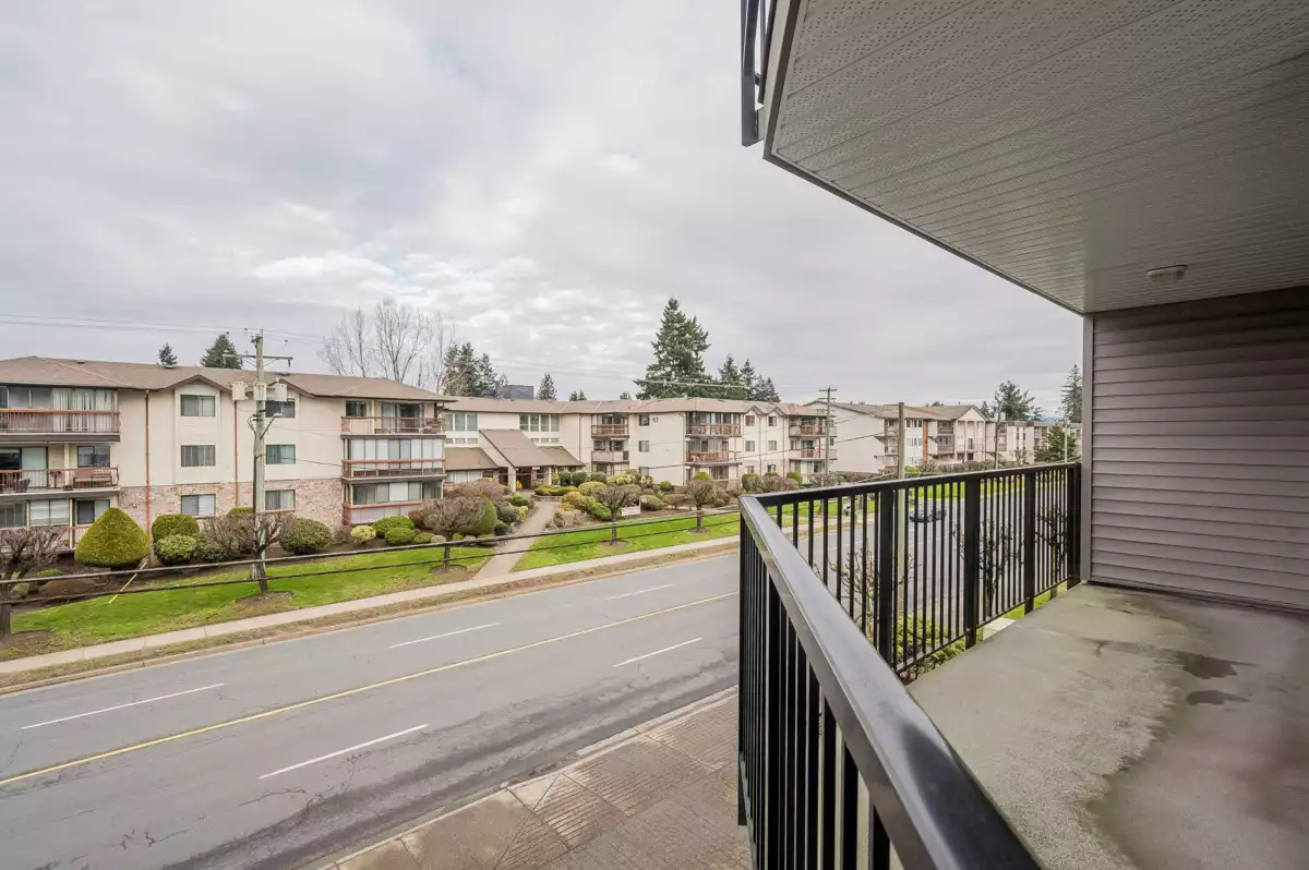 Primary Bedroom Photo of 315 32044 Old Yale Road, Abbotsford, BC
