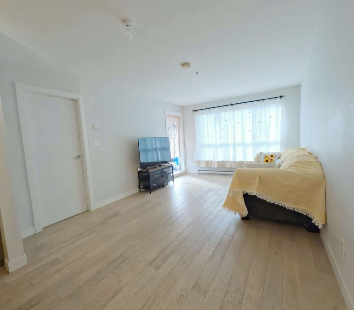 Family Room Photo of 208 5555 Dunbar Street, Vancouver, BC