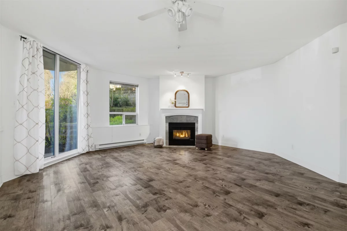 Dining Area Photo of 101 8460 Jellicoe Street, Vancouver, BC