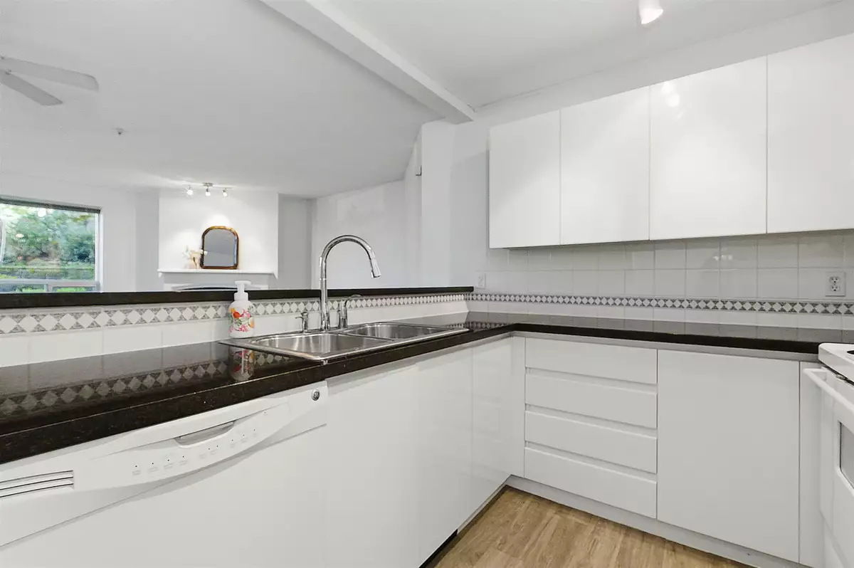 Guest Bathroom Photo of 101 8460 Jellicoe Street, Vancouver, BC