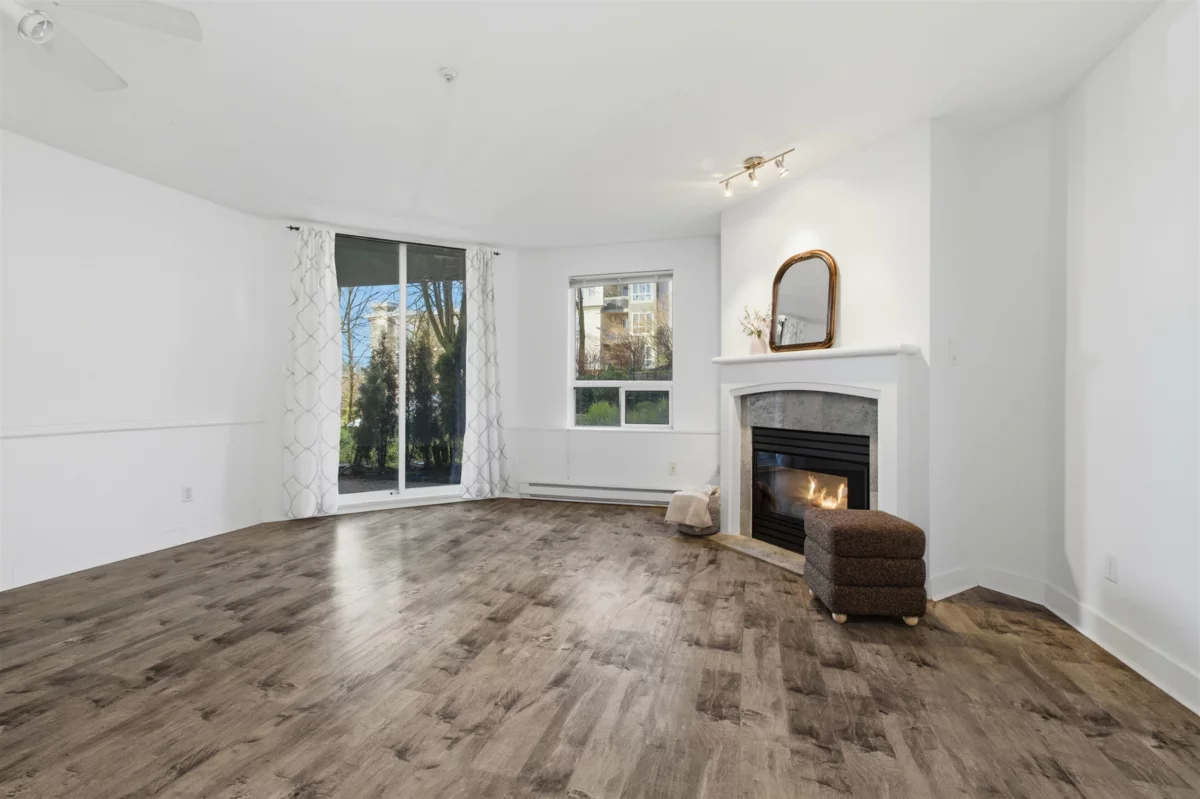 Kitchen Island Photo of 101 8460 Jellicoe Street, Vancouver, BC