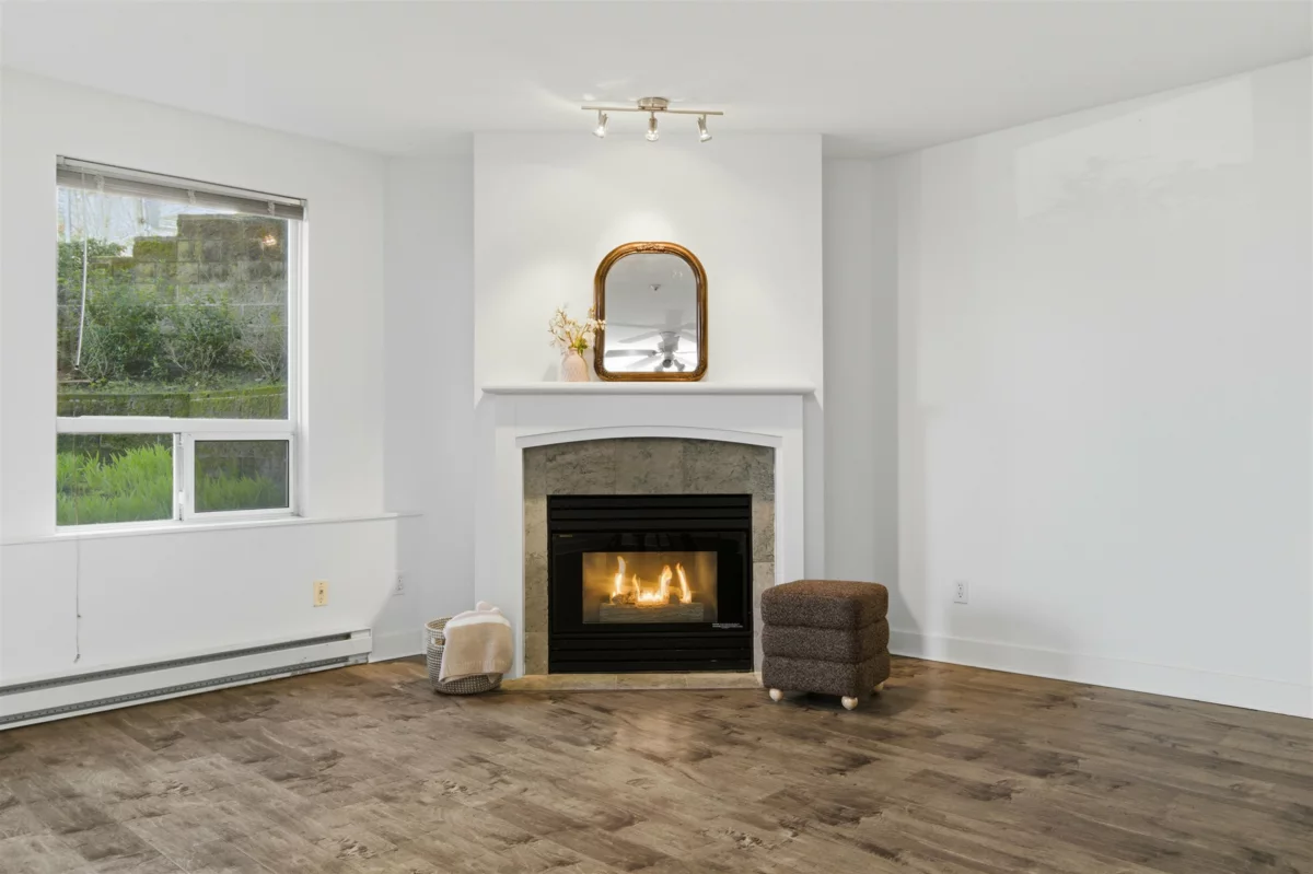 Kitchen Photo of 101 8460 Jellicoe Street, Vancouver, BC