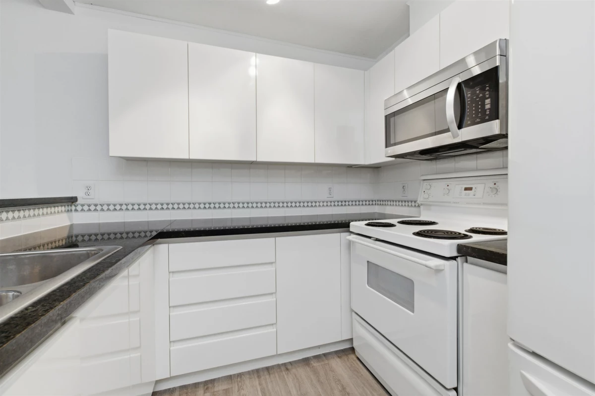 Powder Room Photo of 101 8460 Jellicoe Street, Vancouver, BC