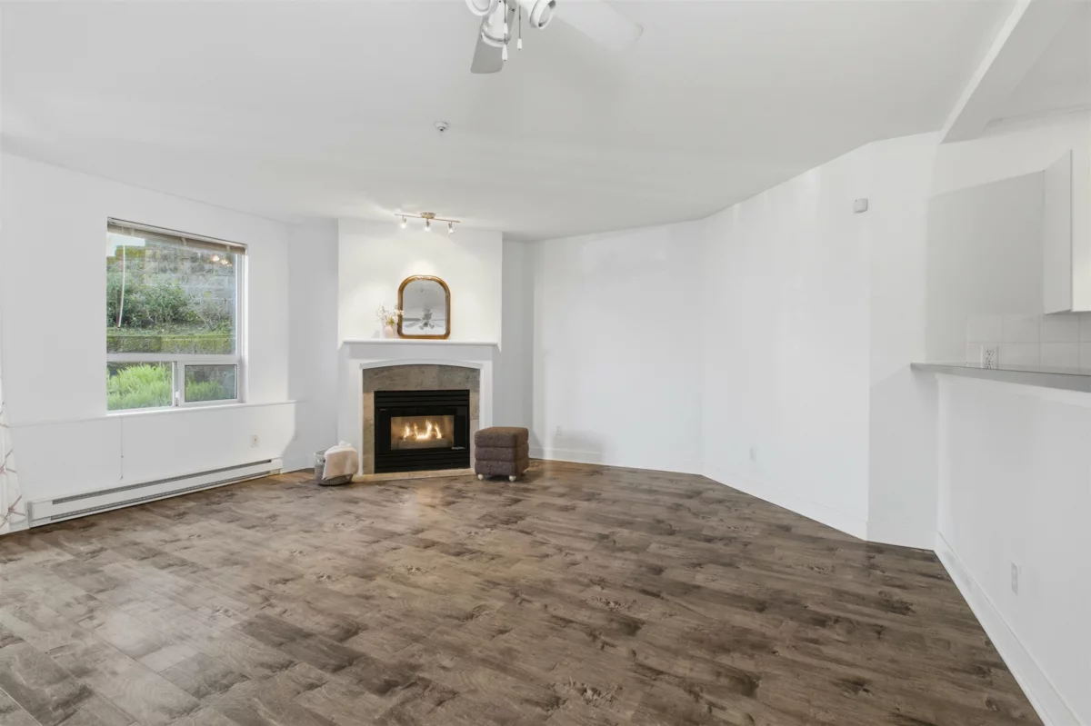 Primary Bathroom Photo of 101 8460 Jellicoe Street, Vancouver, BC