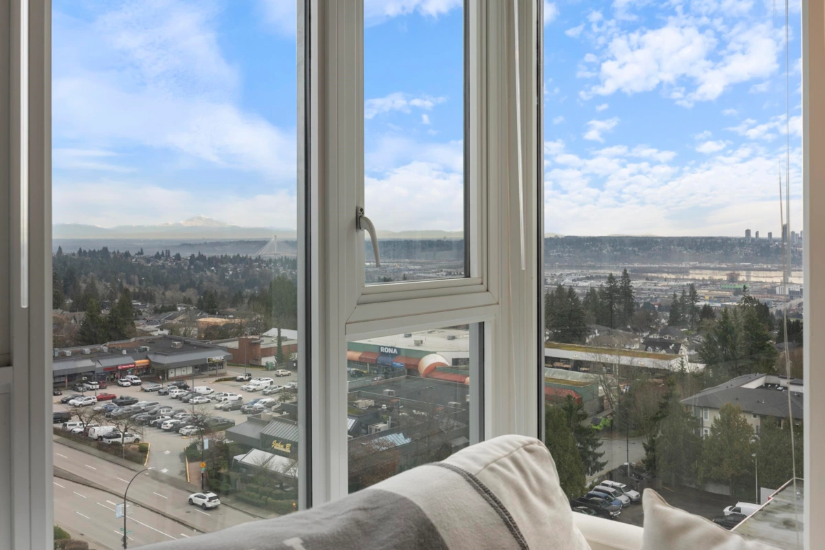 Kitchen Island Photo of 1208 958 Ridgeway Avenue, Coquitlam, BC