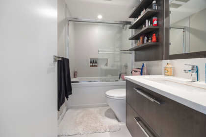 Primary Bathroom Photo of 1208 958 Ridgeway Avenue, Coquitlam, BC
