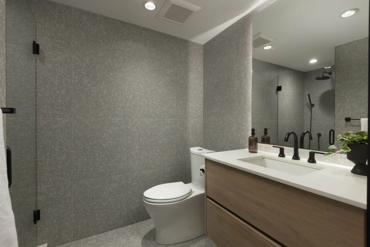 Guest Bathroom Photo of 529 E 6th Avenue, Vancouver, BC