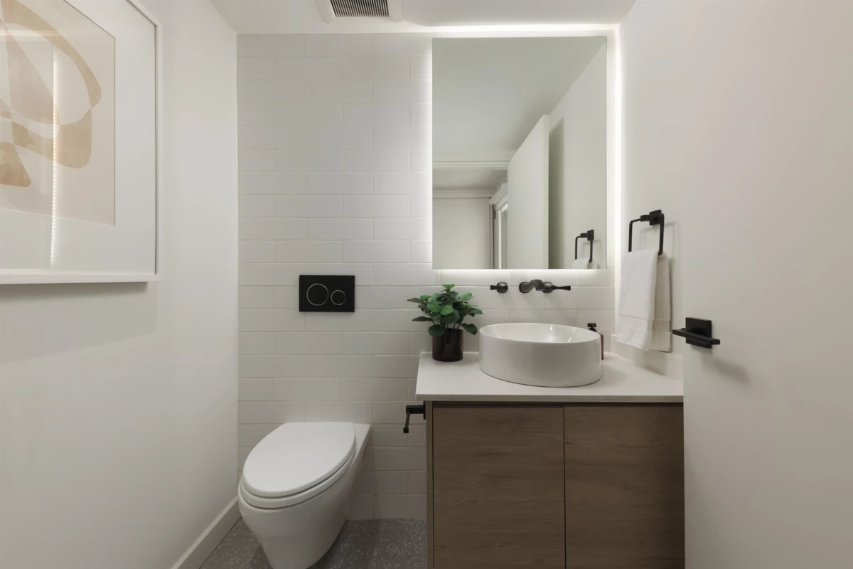 Powder Room Photo of 529 E 6th Avenue, Vancouver, BC