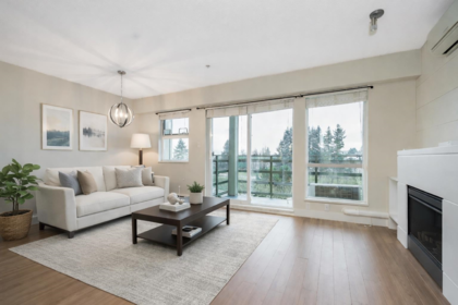 410 15735 Croydon Drive, Surrey, BC, Surrey — Apartment/Condo for sale