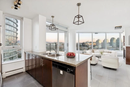 1609 688 Abbott Street, Vancouver, BC, Vancouver — Apartment/Condo for sale