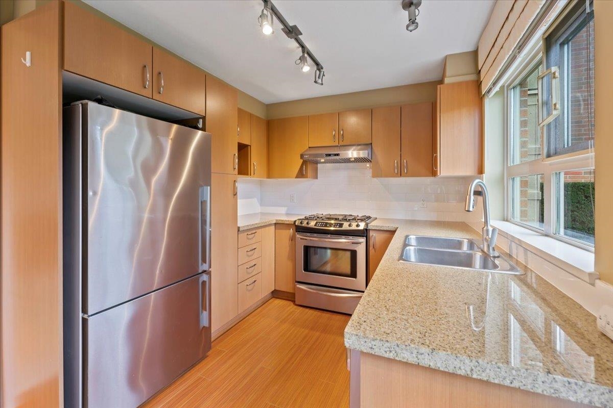 Primary Bathroom Photo of 103 3097 Lincoln Avenue, Coquitlam, BC