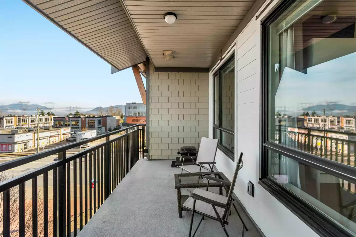 Entry Foyer Photo of 423 31158 Westridge Place, Abbotsford, BC