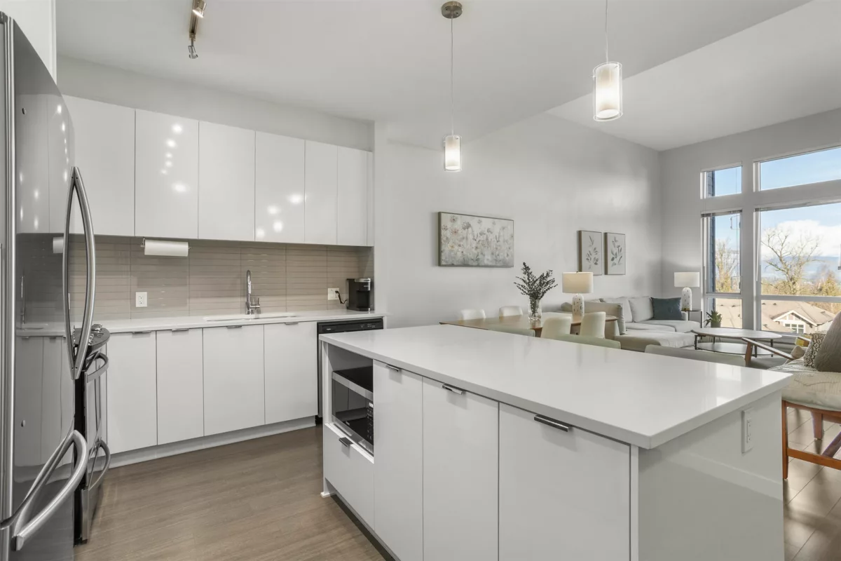 Kitchen Island Photo of 423 31158 Westridge Place, Abbotsford, BC