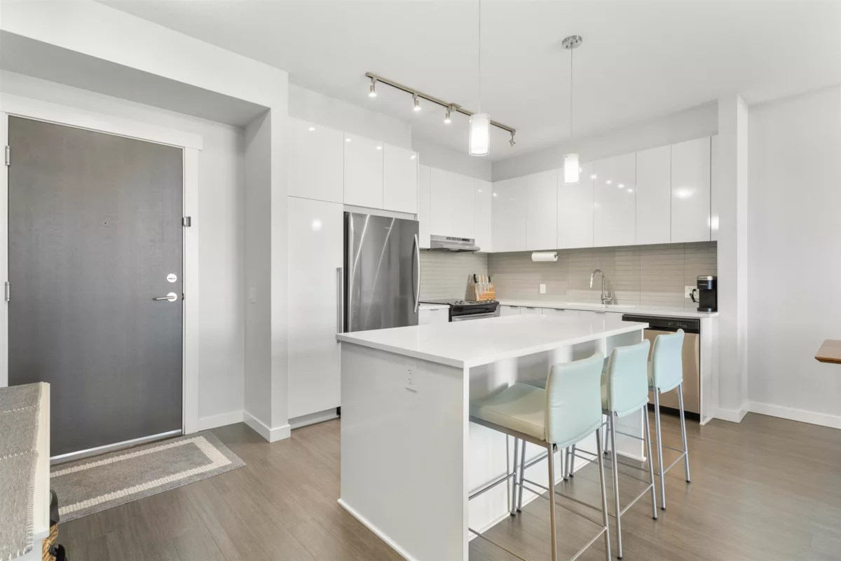 Walk-In Closet Photo of 423 31158 Westridge Place, Abbotsford, BC