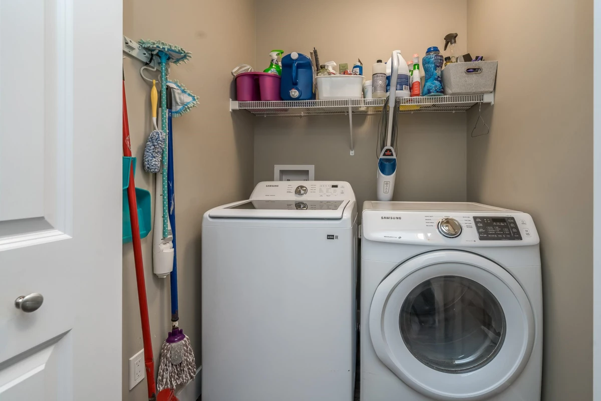 Hallway Photo of 46181 Second Avenue, Chilliwack, BC