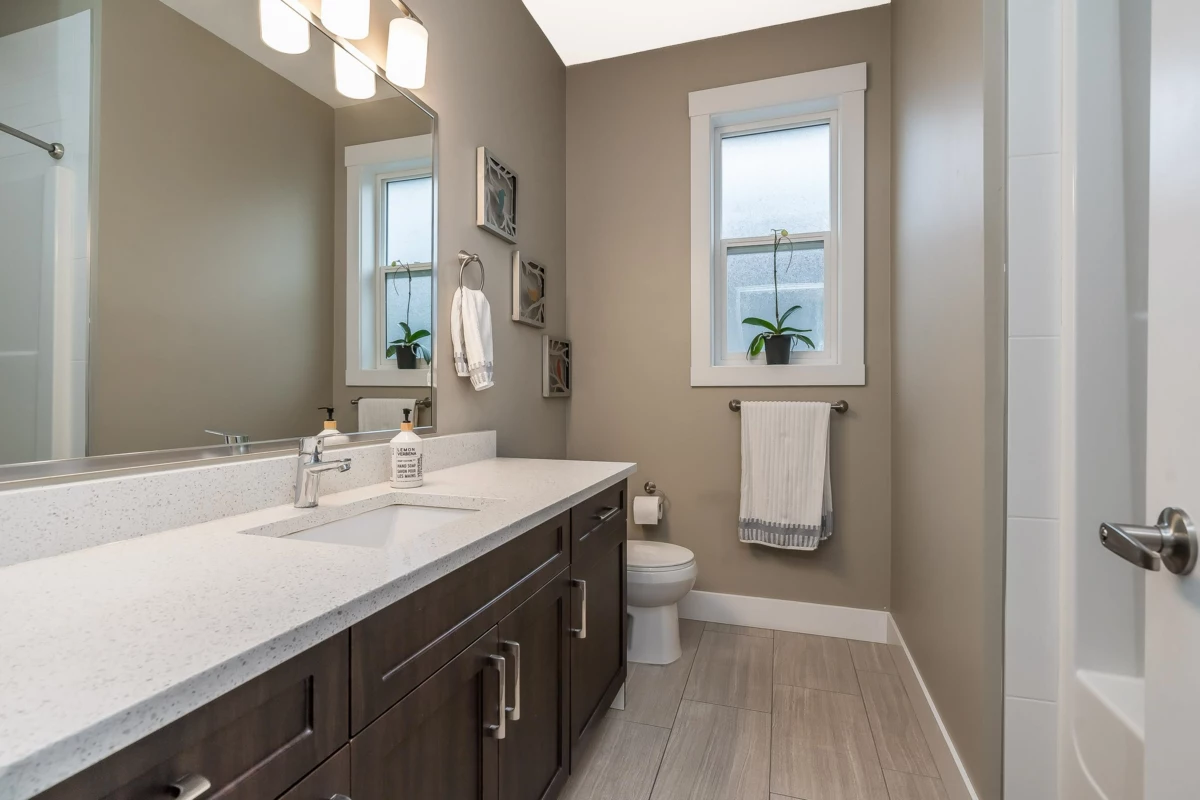 Powder Room Photo of 46181 Second Avenue, Chilliwack, BC