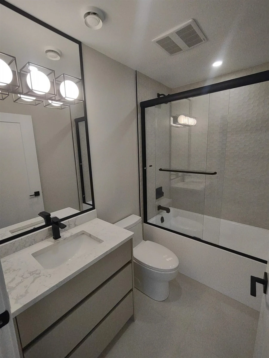 Laundry Room Photo of 2 1706 W 68 Avenue, Vancouver, BC