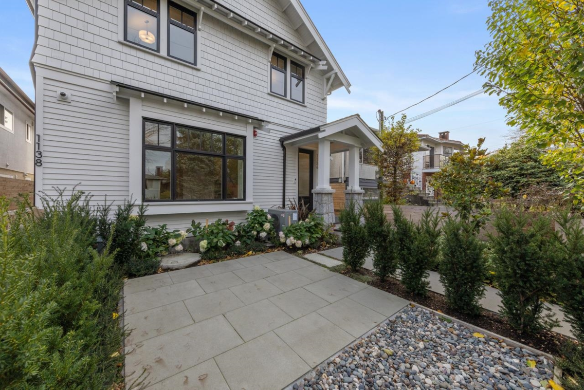 Powder Room Photo of 1136 E 26th Avenue, Vancouver, BC