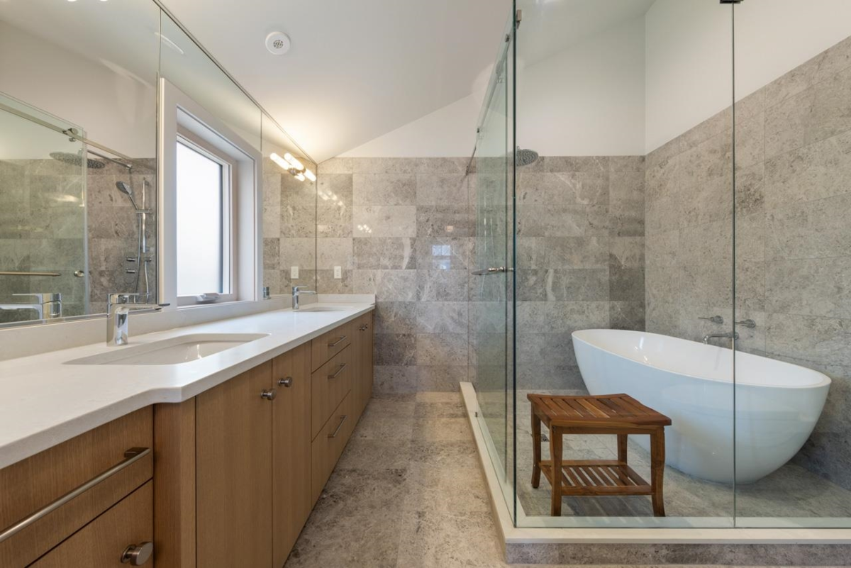 Walk-In Closet Photo of 1136 E 26th Avenue, Vancouver, BC