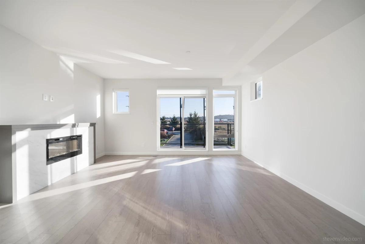 Living Room Photo of 135 4738 Hemlock Way, Tsawwassen, BC