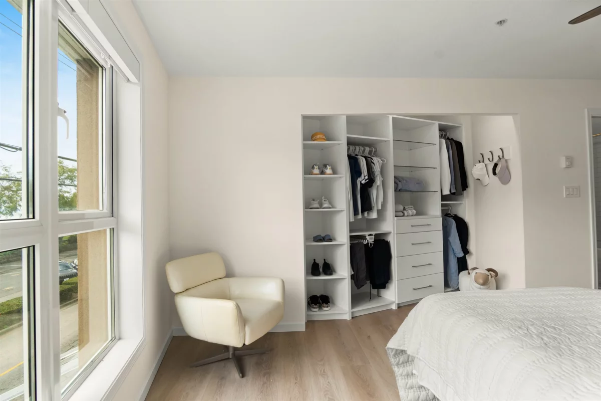 Hallway Photo of 206 1119 Vidal Street, White Rock, BC