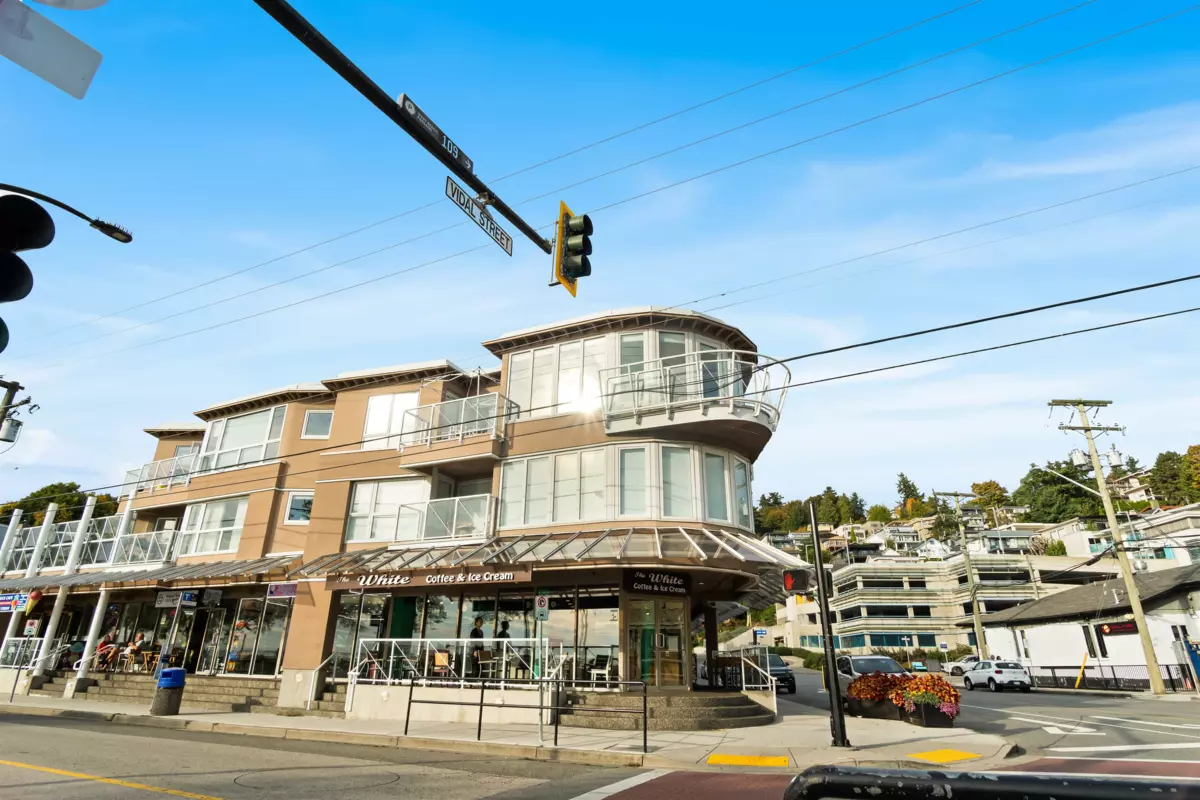 Swimming Pool Photo of 206 1119 Vidal Street, White Rock, BC