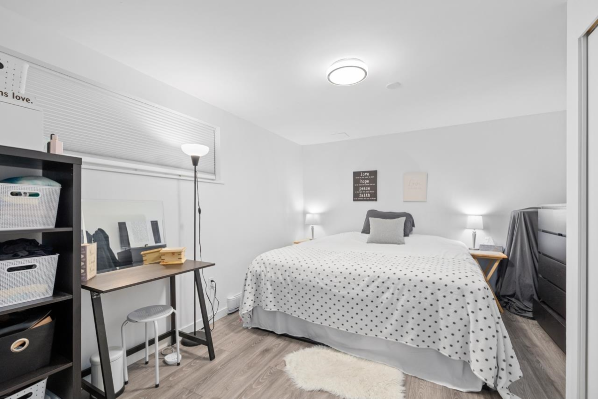 Backyard Photo of 2524 Bendale Road, North Vancouver, BC