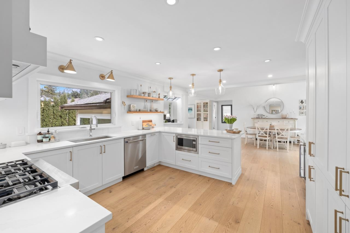 Living Room Photo of 2524 Bendale Road, North Vancouver, BC