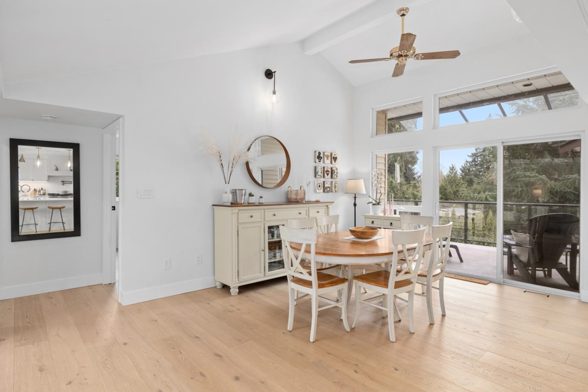 Primary Bathroom Photo of 2524 Bendale Road, North Vancouver, BC