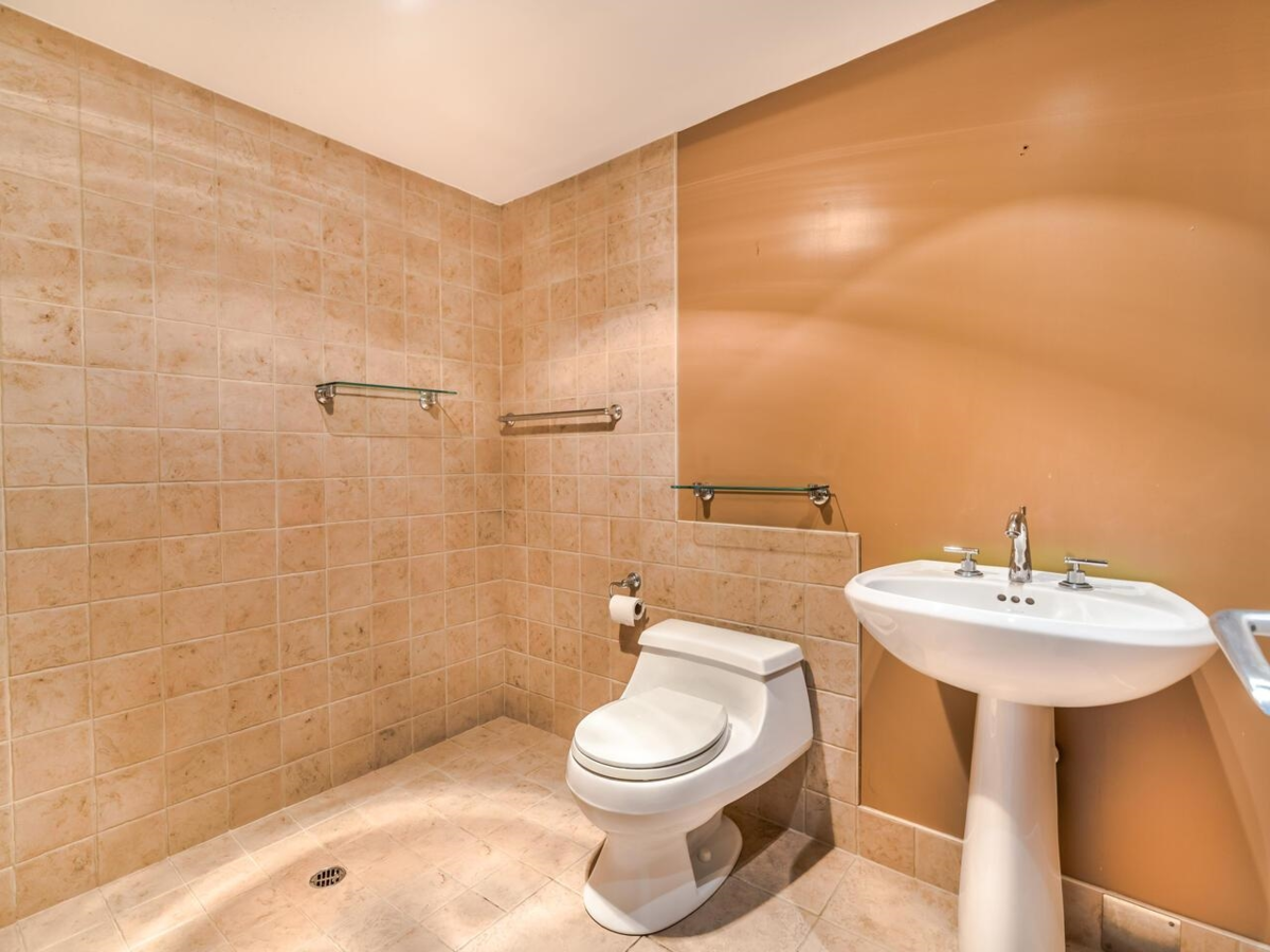 Kitchen Island Photo of 5810 Cartier Street, Vancouver, BC