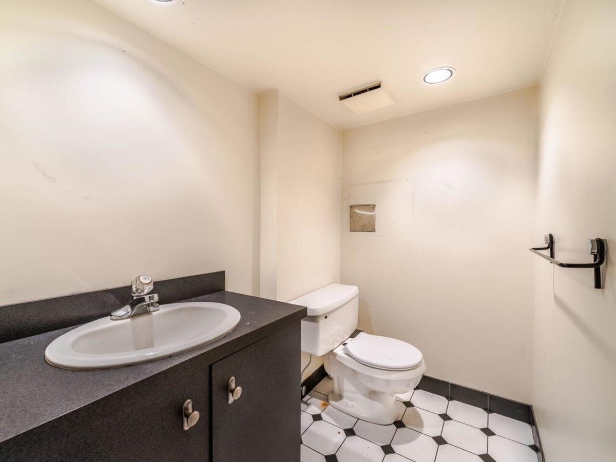 Walk-In Closet Photo of 5810 Cartier Street, Vancouver, BC