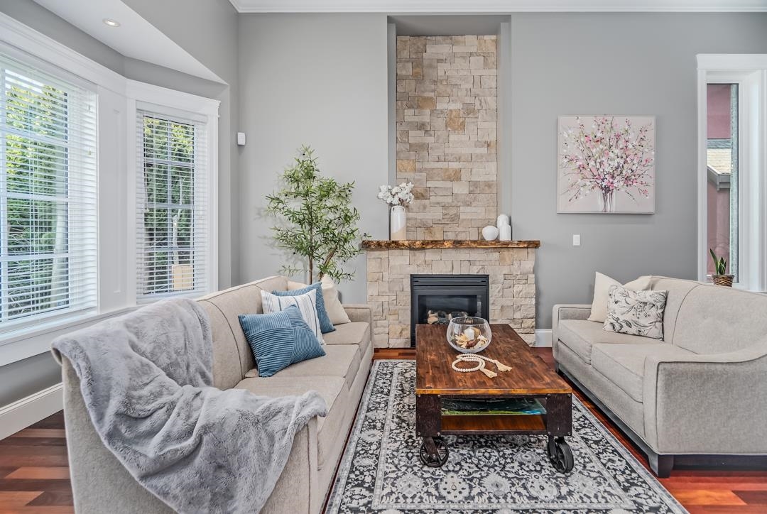 Kitchen Island Photo of 836 Sprice Avenue, Coquitlam, BC