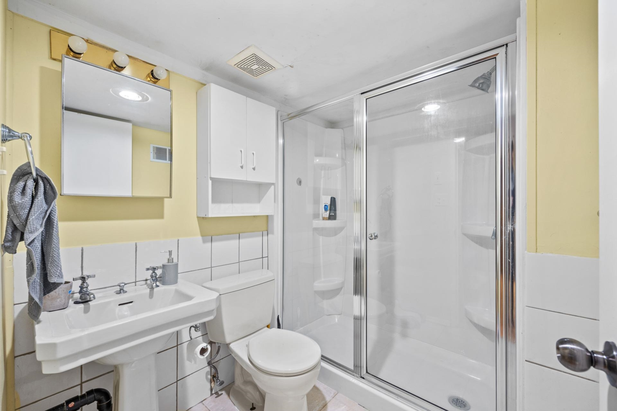 Entry Foyer Photo of 3579 W 18th Avenue, Vancouver, BC