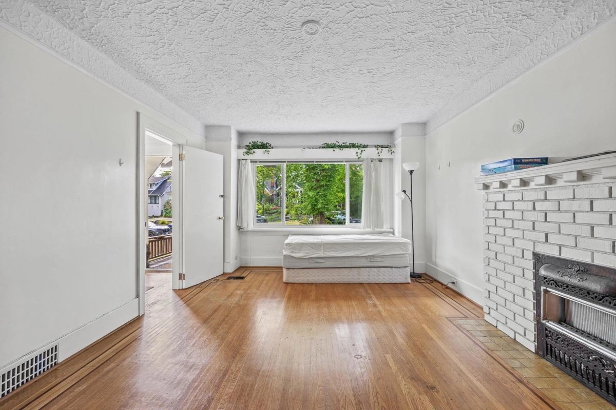 Living Room Photo of 3579 W 18th Avenue, Vancouver, BC