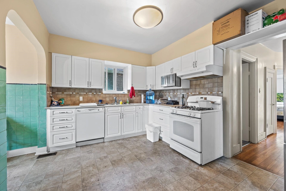 Primary Bedroom Photo of 3579 W 18th Avenue, Vancouver, BC