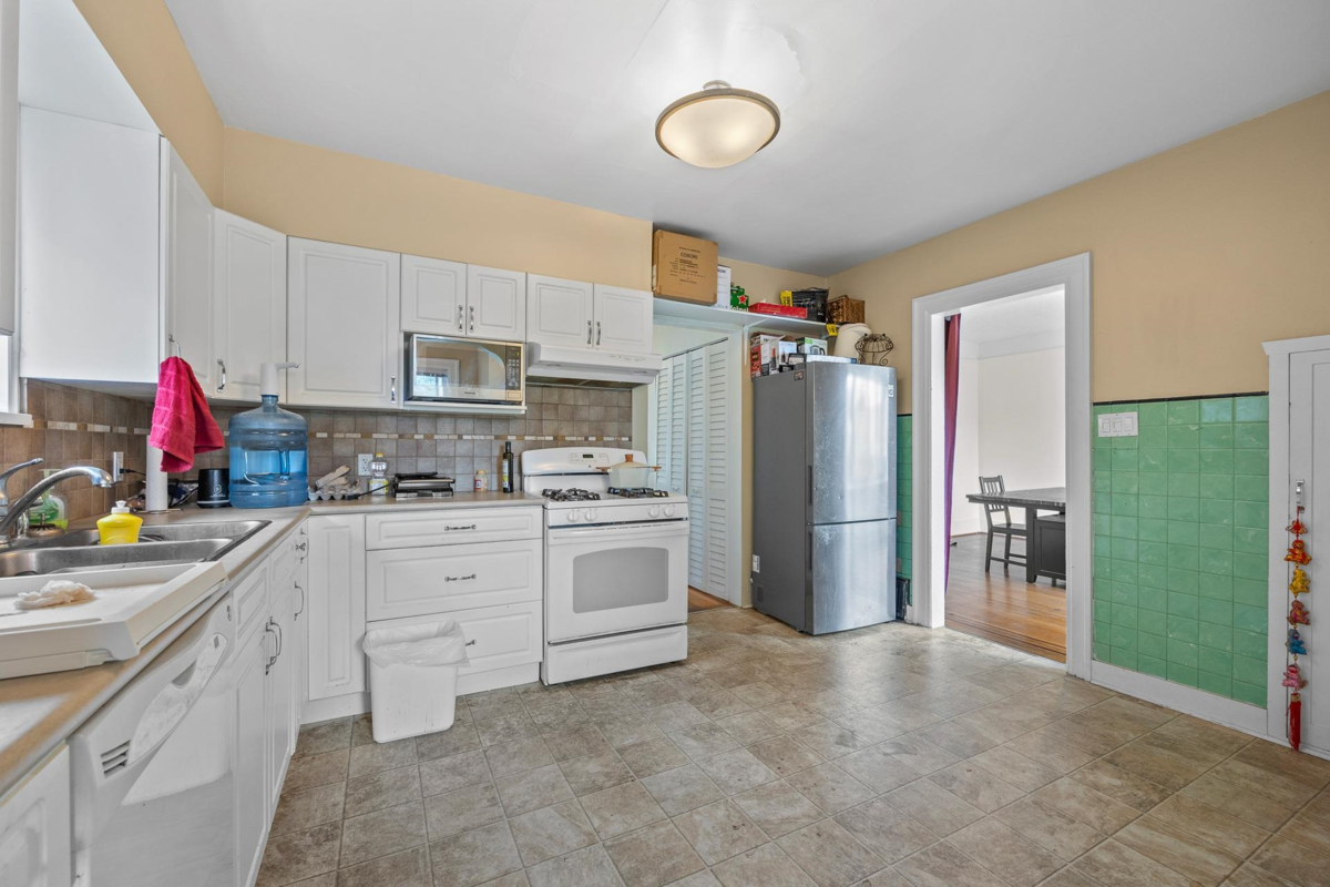 Walk-In Closet Photo of 3579 W 18th Avenue, Vancouver, BC