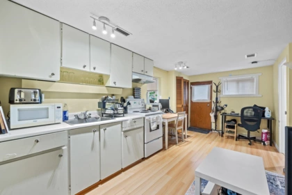 Mudroom Photo of 3579 W 18th Avenue, Vancouver, BC