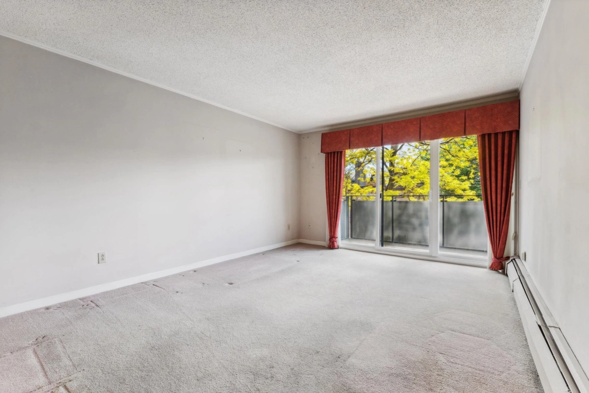 Dining Area Photo of 310 2416 W 3rd Avenue, Vancouver, BC