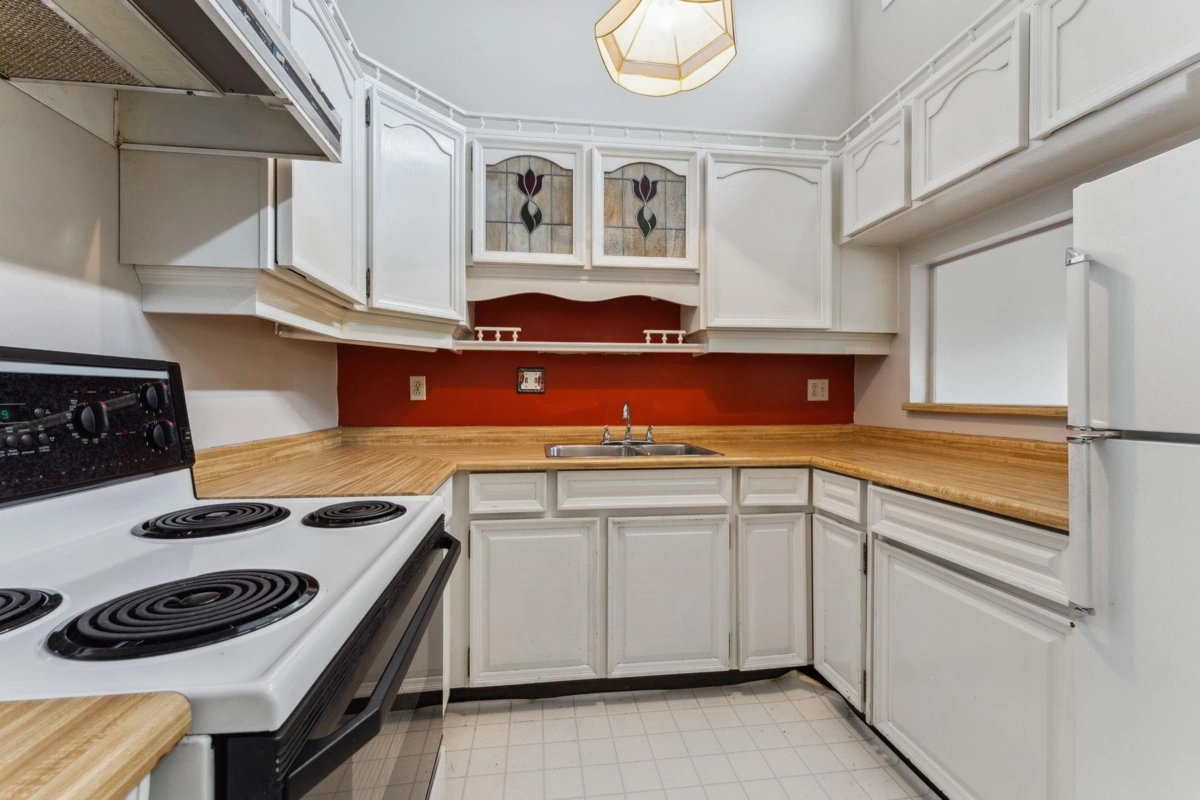 Walk-In Closet Photo of 310 2416 W 3rd Avenue, Vancouver, BC