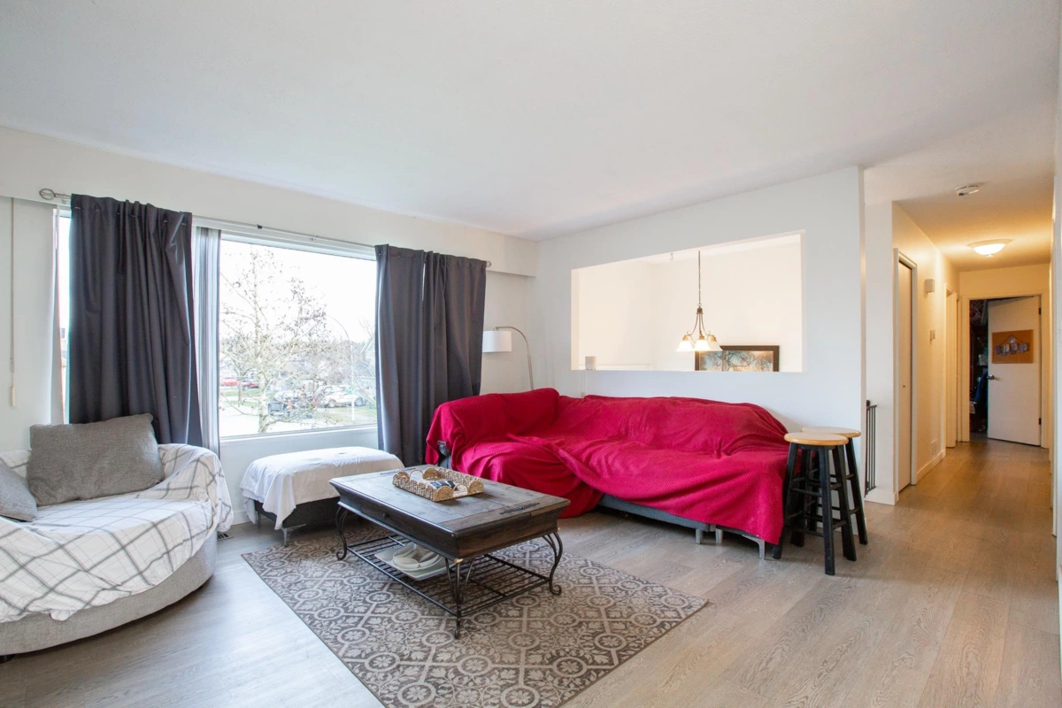 Family Room Photo of 6221 175a Street, Surrey, BC