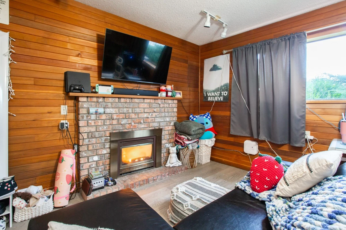 Staircase Photo of 6221 175a Street, Surrey, BC