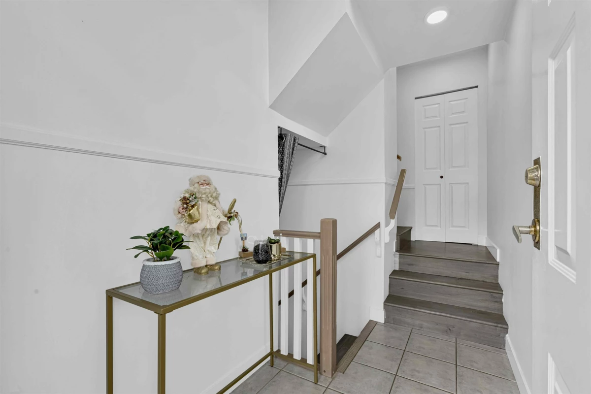Living Room Photo of 27 6518 121 Street, Surrey, BC