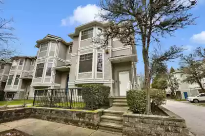 27 6518 121 Street, Surrey, BC, West Newton — 3 bed townhouse for sale