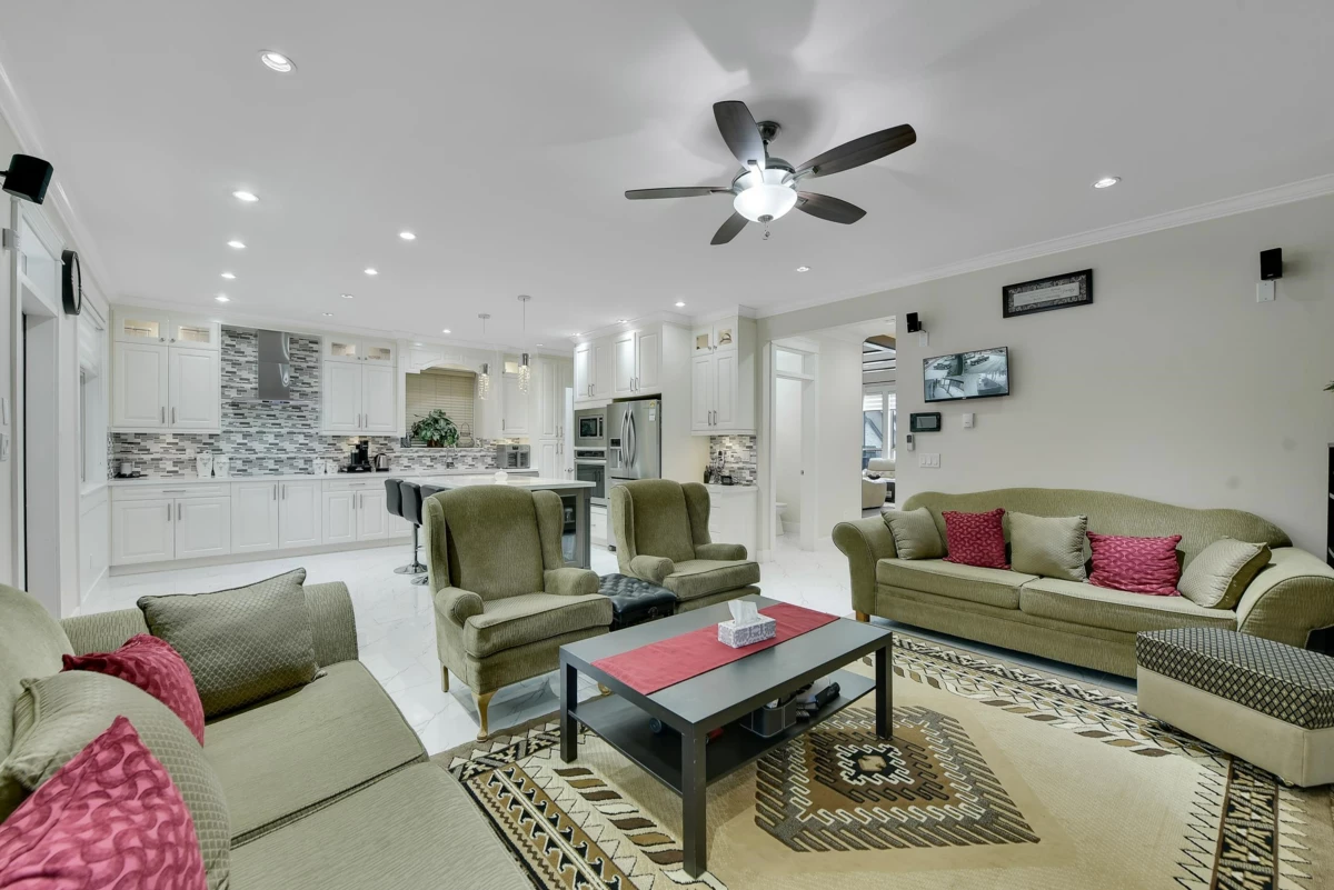 Hallway Photo of 9405 126 Street, Surrey, BC