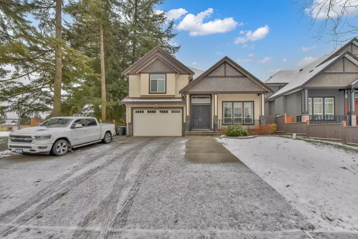 Living Room Photo of 9405 126 Street, Surrey, BC