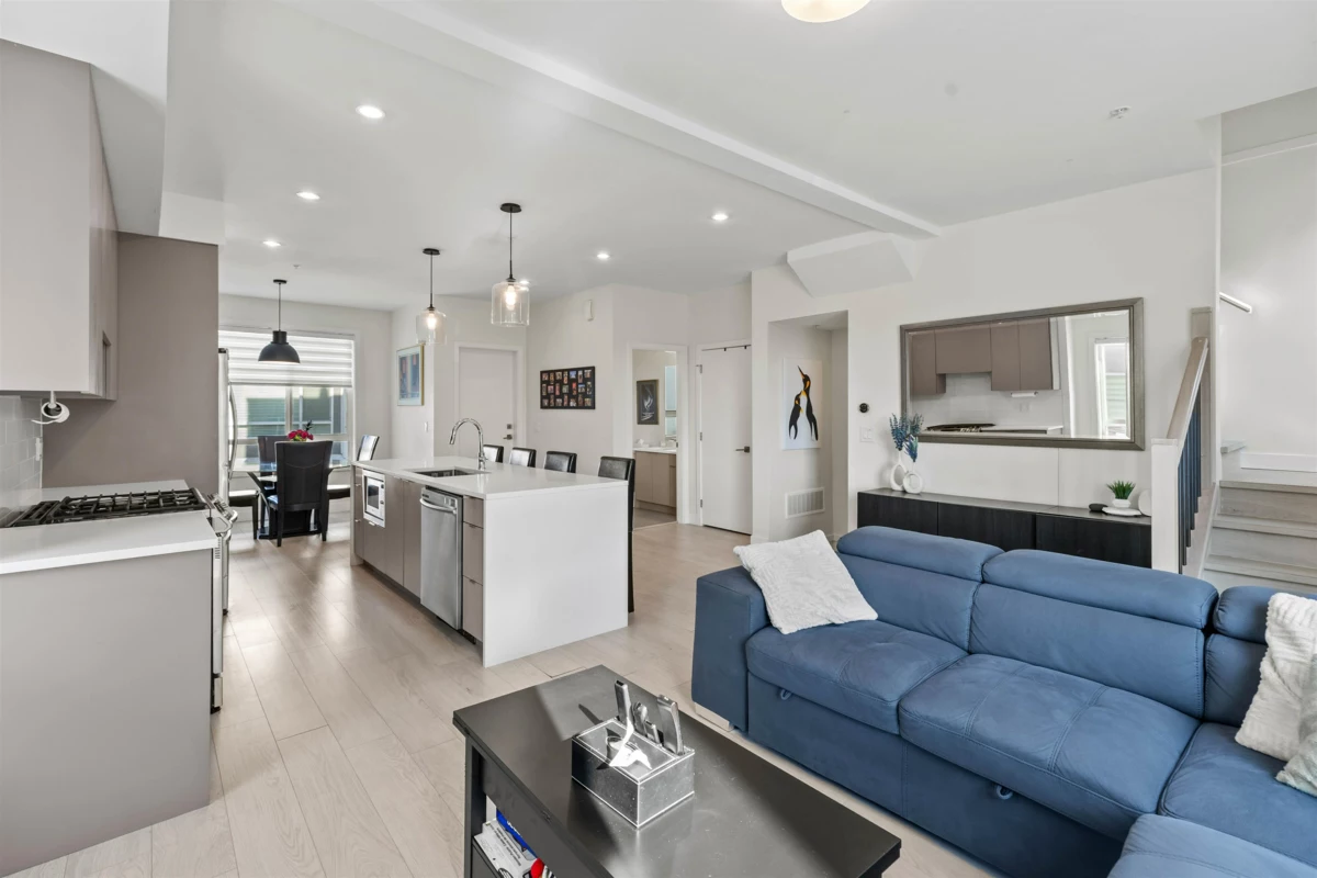 Kitchen Photo of 22 19628 55a Avenue, Langley, BC