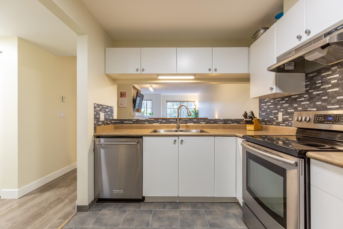 Kitchen Island Photo of 230 27358 32 Avenue, Langley, BC